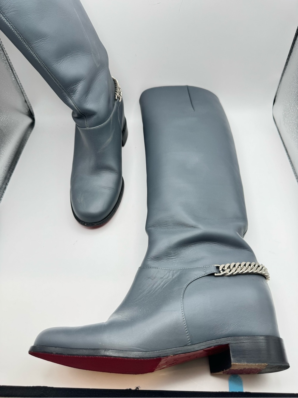 Christian Louboutin Cate Chain Knee High Boots Gray Leather Red Sole Size 39 - Picture 2 of 8
